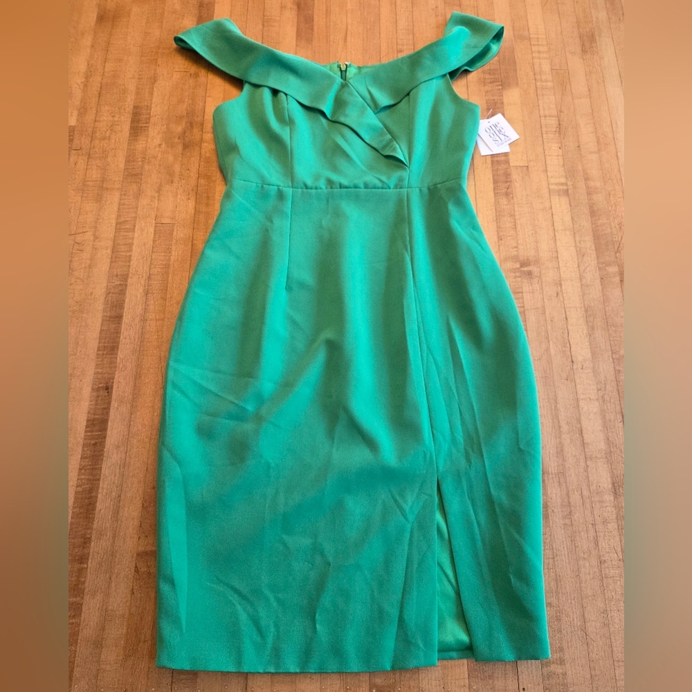 Chic Versatile Off-Shoulder Vibrant Green Cocktail Dress Size M